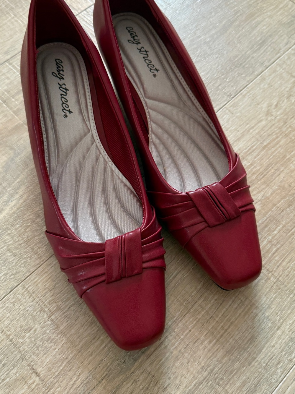 easy street Burgundy Pointed-Toe Ballet Flats with Pleated Bow